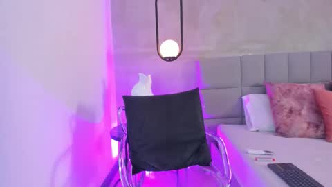 vero_hott_1 online show from 03.21.26