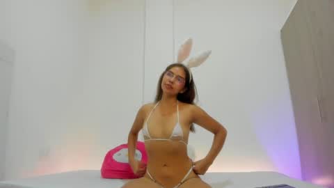 Snapshot of verohoneymoon chatting on 04.30.26 Veronica online show from 04.30.26