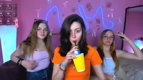 Snapshot of veronica_bubble chatting on 05.15.26 Ronni online show from 05.15.26