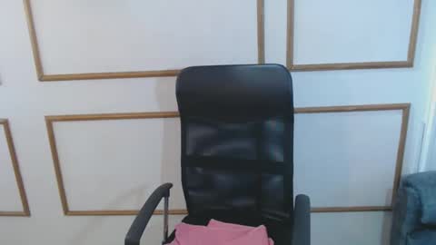 Snapshot of veronica_em1 chatting on 11.13.25 VERONICA online show from 11.13.25