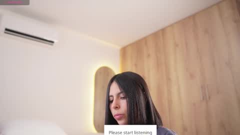 Snapshot of veronica_mendez1 chatting on 11.25.25 Veronica online show from 11.25.25