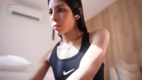 Snapshot of veronica_mendez1 chatting on 12.16.25 Veronica online show from 12.16.25