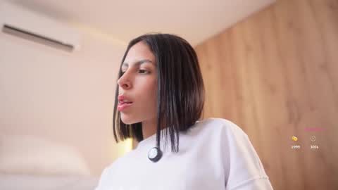 Snapshot of veronica_mendez1 chatting on 12.20.25 Veronica online show from 12.20.25