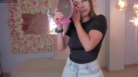 Snapshot of veronicablue1 chatting on 05.17.26 Vero online show from 05.17.26