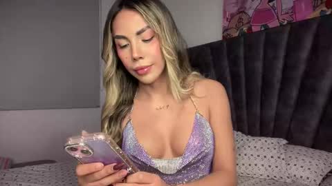 Snapshot of veronicadussan chatting on 01.14.26 Miss Veronica dussan Tw Veronicasm IG Ashveronica online show from 01.14.26