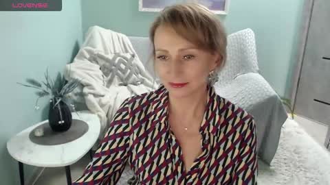 Helen online show from 09.21.25