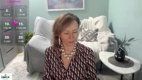 Snapshot of veronicagilbert chatting on 11.17.25 Helen online show from 11.17.25