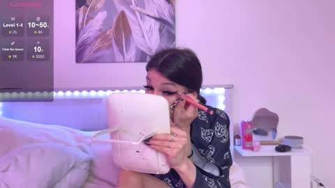 Snapshot of veronicaleal_ chatting on 09.25.25 Vivi online show from 09.25.25