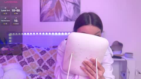 Snapshot of veronicaleal_ chatting on 09.30.25 Vivi online show from 09.30.25