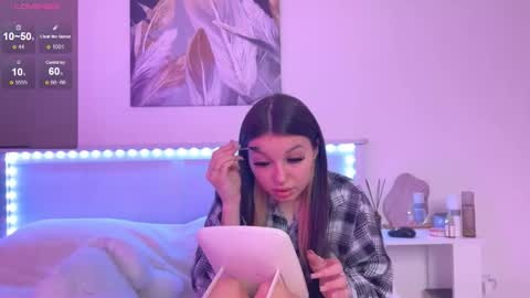 Snapshot of veronicaleal_ chatting on 10.19.25 Vivi online show from 10.19.25