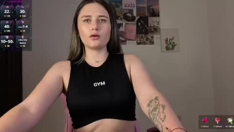 Snapshot of veronika__winslow_ chatting on 05.30.26 Vero online show from 05.30.26