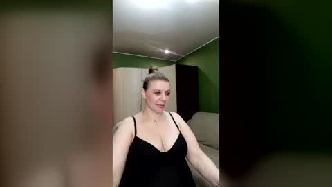 Snapshot of veronikawgold chatting on 06.20.26 VeronikawGold online show from 06.20.26