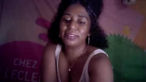 Snapshot of verronique1511 chatting on 09.15.25 verronique1511 online show from 09.15.25