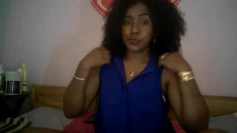 Snapshot of verronique1511 chatting on 10.04.25 verronique1511 online show from 10.04.25