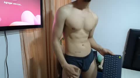 Snapshot of versatileguuy chatting on 03.15.26 versatileguuy online show from 03.15.26