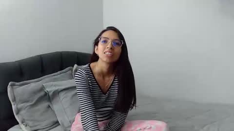 Snapshot of very_hard2 chatting on 01.18.26 very_hard2 online show from 01.18.26