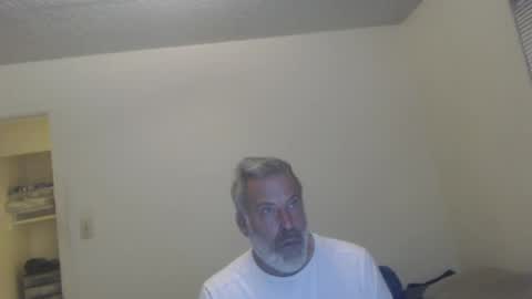 Snapshot of veryveryhairmanindenver chatting on 12.20.24 hairy man online show from 12.20.24
