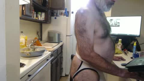 Snapshot of veryveryhairmanindenver chatting on 09.17.25 hairy man online show from 09.17.25