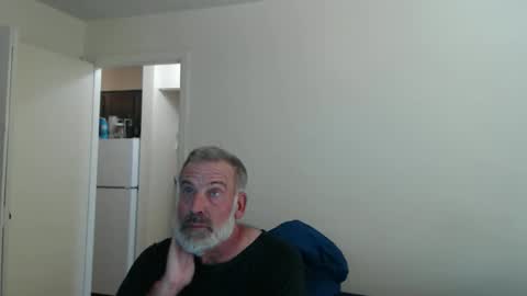 Snapshot of veryveryhairmanindenver chatting on 10.25.25 hairy man online show from 10.25.25