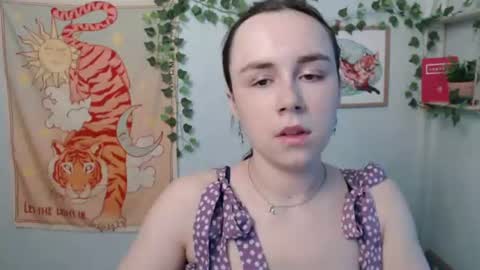 Snapshot of veryveryvery_shy chatting on 06.22.26 veryveryvery_shy online show from 06.22.26