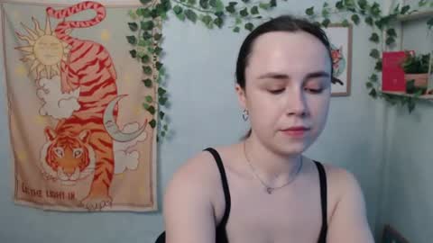 Snapshot of veryveryvery_shy chatting on 06.24.26 veryveryvery_shy online show from 06.24.26