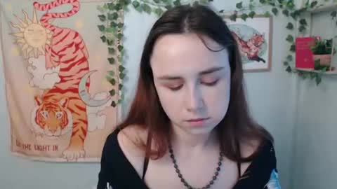 Snapshot of veryveryvery_shy chatting on 07.08.26 veryveryvery_shy online show from 07.08.26
