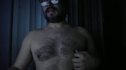 Snapshot of vesturelove chatting on 10.31.25 vesturelove online show from 10.31.25