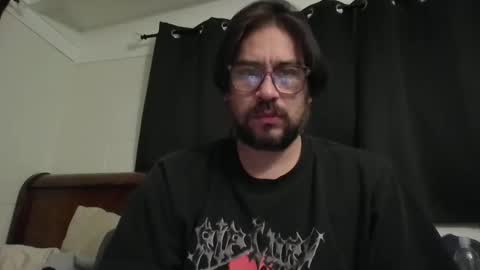 Snapshot of vesturelove chatting on 11.01.25 vesturelove online show from 11.01.25