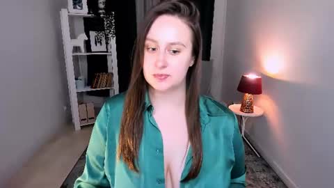 Snapshot of via_lattea_ chatting on 07.16.26 Camilla online show from 07.16.26