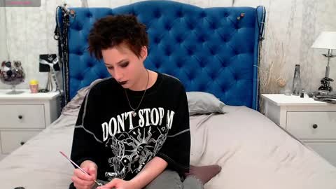 Snapshot of via_mayer chatting on 05.10.26 Via online show from 05.10.26