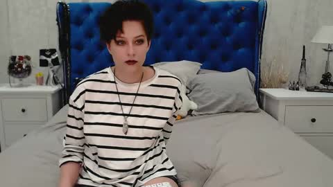 Snapshot of via_mayer chatting on 06.06.26 Via online show from 06.06.26