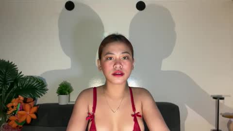 via_olala online show from 11.03.25