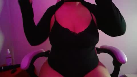 Snapshot of vibe_xxxo chatting on 03.02.26 vibe_xxxo online show from 03.02.26