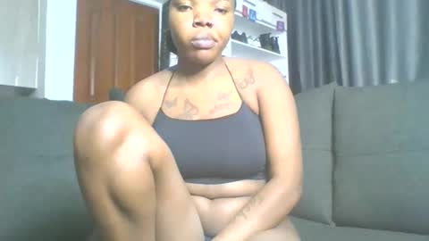 Snapshot of vibegoddess chatting on 09.15.25 tasha online show from 09.15.25