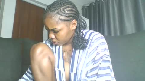 Snapshot of vibegoddess chatting on 10.05.25 tasha online show from 10.05.25