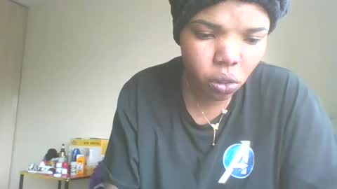 Snapshot of vibegoddess chatting on 11.30.25 tasha online show from 11.30.25