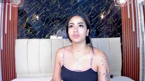 Snapshot of vichy_evans chatting on 06.23.26 Vichy Everyday From 1400 to 2130 Col Time online show from 06.23.26