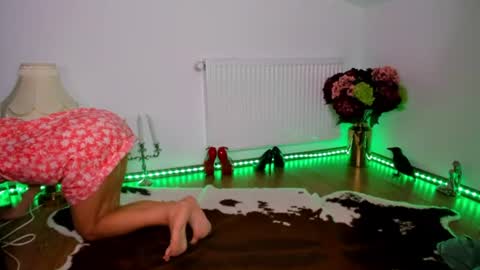 ViciousQueenu can call me Laura online show from 07.22.26