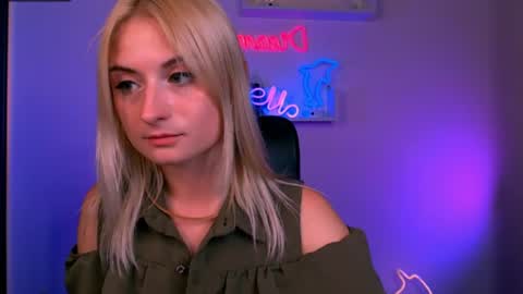 Snapshot of vicky_kim chatting on 07.19.26 vicky_kim online show from 07.19.26