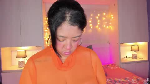 V I C K Y online show from 01.22.25