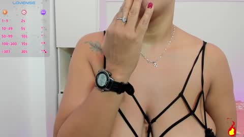 V I C K Y online show from 03.08.25