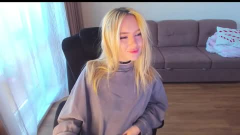 Snapshot of vickydragons chatting on 10.17.25 nastya Help me reach 100 likes online show from 10.17.25