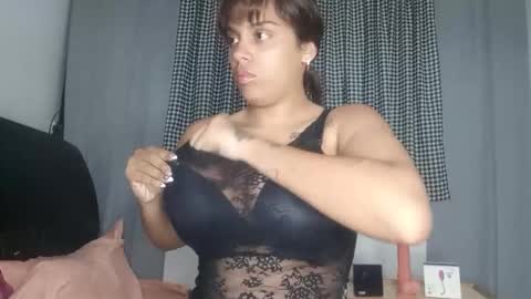 Snapshot of vickyhm22 chatting on 02.17.26 vickyhm22 online show from 02.17.26