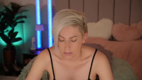 vickysecret96 online show from 04.30.26