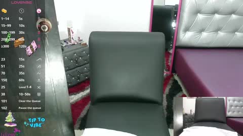 Snapshot of vickysexyx chatting on 12.10.24 Valentina online show from 12.10.24