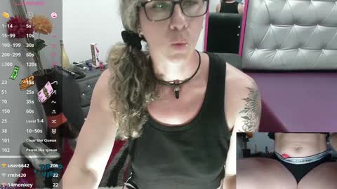 Snapshot of vickysexyx chatting on 01.03.25 Valentina online show from 01.03.25