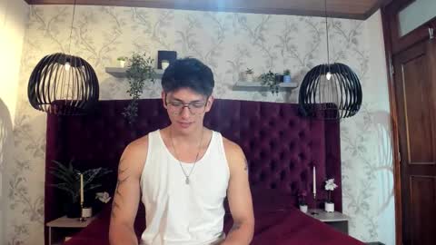 Snapshot of victor_oliveira_ chatting on 03.26.26 Victor Oliveira online show from 03.26.26