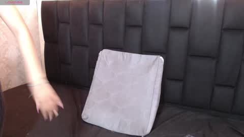 Victoria  online show from 01.15.25