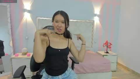 Snapshot of victoria1_tay chatting on 06.16.26 victoria1_tay online show from 06.16.26