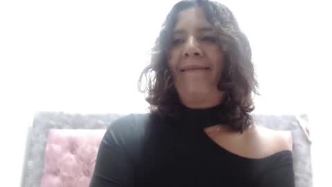Snapshot of victoria25_meester chatting on 05.26.26 Hi guys Im victoria Be the one who can control me in PVT online show from 05.26.26